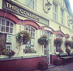 The Colliers Arms outside
