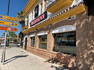 Lizarran Cala De Mijas outside