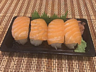 Sushi Cosme food