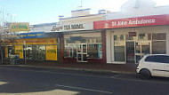 Lucys Tearooms outside