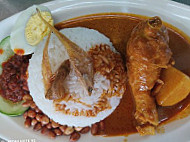 Nasi Lemak Berlauk (muslim Food) 313 Lucky Cafe inside