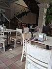 Montroig Café inside