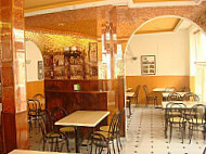 Pigalle Mahon inside