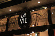 La Vie Champagne Lounge inside