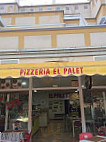 Pizzeria El Palet inside