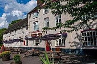 The Pretty Pigs Stonehouse Pizza Carvery outside