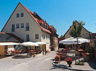 Gasthaus zum Grünen Baum outside