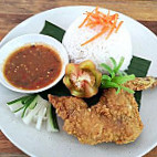 Nasi Ayam Borneo food
