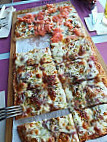 Las Pizzas D'herber Castelldefels food