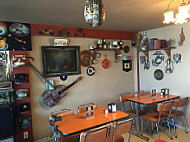 Mendoza Restaurante Galeria inside