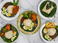 Warung Nasi Lemak Bawah Pokok Roti Canai food