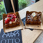 Otto Waffle Atelier inside