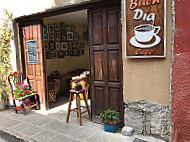 Cafe Buenos Dias outside