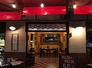 Cafe La Gloria inside