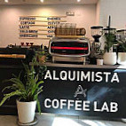 Alquimista Coffee Lab outside