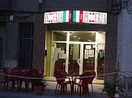 La Italiana Due Pizzeria outside