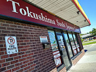 Tokushima Sushi outside