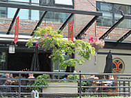 Yaletown Brewing Company food