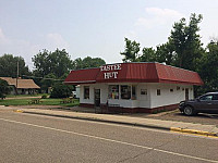 Tastee Hut outside