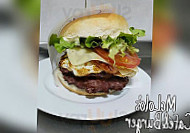 Mc Lolo's Cafe Burger food
