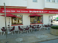 Bubbies Bistro inside