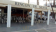 El Rincón De Silvia inside