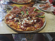 Pizza Lara food