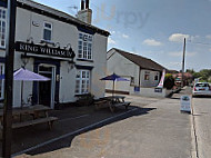 Tuckers Ice Cream Parlour outside