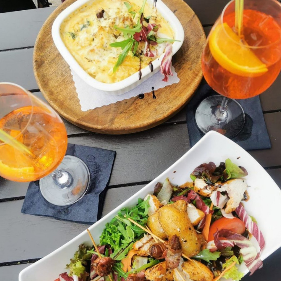 restaurant image