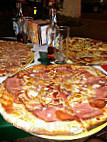 Pizzería Bacares food