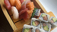 Sushi Momiji food