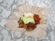 Nasi Lemak Pandan Ayam Goreng Berempah food