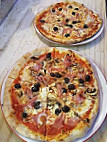 D'luigis Pizzeria food
