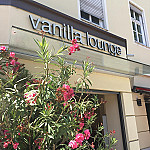 Vanilla Lounge outside