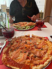 Cafeteria Pizzeria Arepera Pirdula Abades food