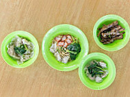 Seng Kee Sān Bǎo Jǐng Shèng Jì Yún Tūn Miàn Comida