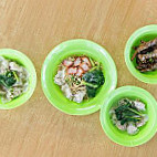 Seng Kee Sān Bǎo Jǐng Shèng Jì Yún Tūn Miàn Comida