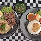 Nasi Ayam Penyet Medan Selera Kampung food