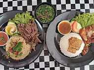 Nasi Ayam Penyet Medan Selera Kampung food