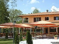 Villa Romantica outside