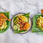 Zulina Nasi Kandar Daun Pisang Asli Utara food