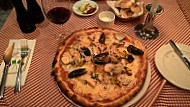 Pizzeria Trattoria Castello Maurizo food