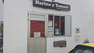 Pizzeria Harina Y Tomate outside