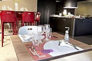 Campanile Lille Est - Villeneuve d'Ascq food