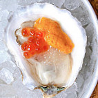 Midtown Oyster food