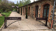 Auberge du Viaduc outside