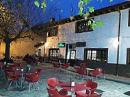 Bar Restaurante El Yedro inside