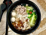 Xìng Jì Bào Yú Guǒ Tiáo Tāng (wang Street Kopitiam) food