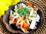 Selero Thai Seafood food