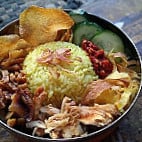 Lunggo' Nasi Bungkus Ekspres food
